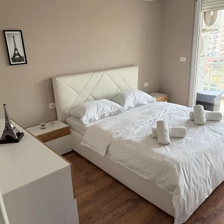 Troyes Appartement Tirana